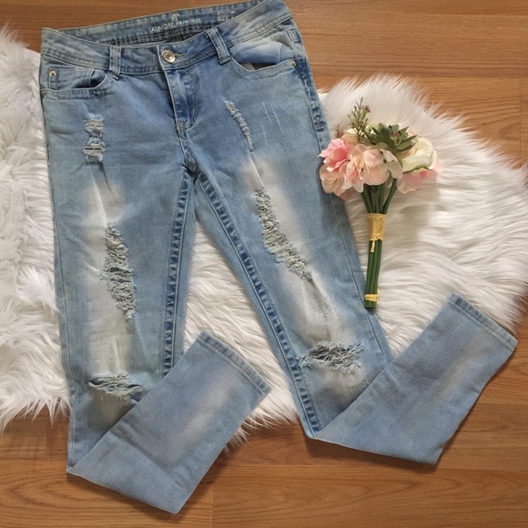 Almost Famous Denim - Almost Famous❗️Distressed Jeans - Size 5